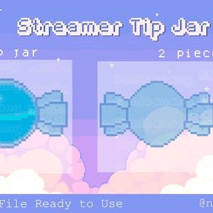 Puede incluir: Dos imágenes de arte de píxeles de un tarro de caramelos azul con una cinta blanca. El texto "Streamer Tip Jar" está en la parte superior de la imagen. El texto "Tip Jar" está debajo de la primera imagen. El texto "2 piezas" está debajo de la segunda imagen. El texto "PNG File Ready to Use" está en la parte inferior de la imagen. El texto "@nanibanany" está en la parte inferior derecha de la imagen.
