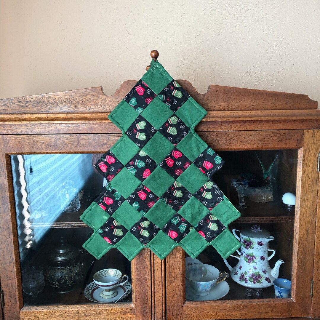 Quilted Christmas Tree Wall Hanging Decorative Block Pattern Colorful ...