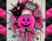 Pink Halloween Jack Oβ Lantern Wreath, Kid Friendly Halloween Decor, Happy Halloween Candy Wreath, Whimsical Pink Front Door Decor