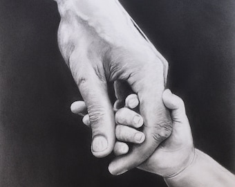 Puede incluir: Un dibujo en blanco y negro de dos manos que se sostienen. La mano más grande es la de un adulto, y la mano más pequeña es la de un niño. El dibujo está hecho en un estilo realista.