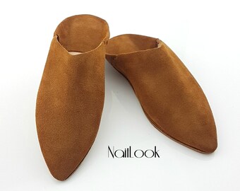 Handmade Moroccan Babouche Slippers: Dark Clay Camel Leather