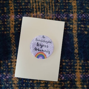Joyeux anniversaire Carte Wyres.  Carte de petite-fille galloise.