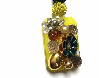 Golden necklace with Jewel Pendant