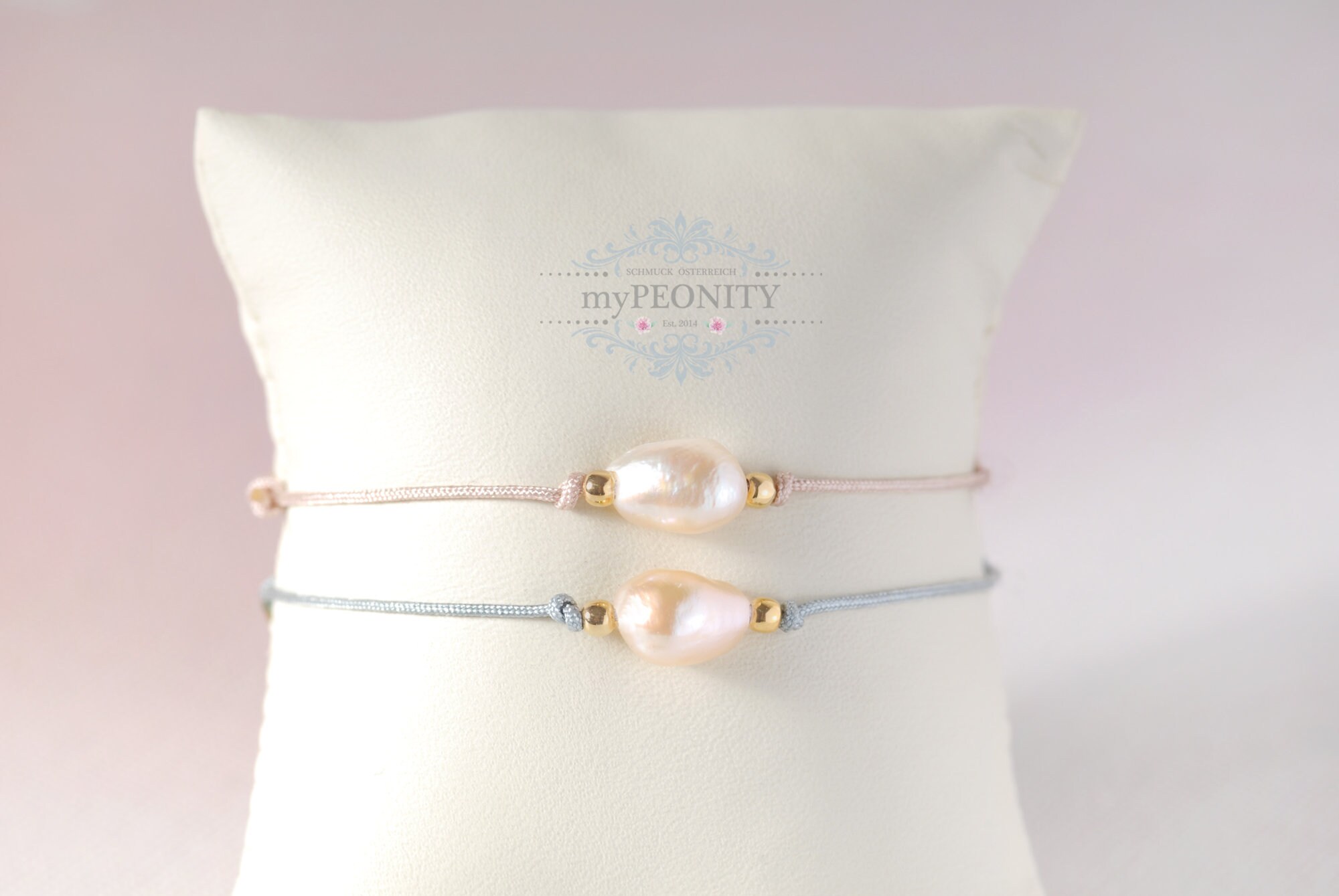 Delicate single pearl gold plated silver, friendship bracelet for women, men bracelet, minimalist adjustable pearl bracelet, Fr-043