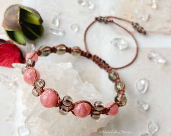 Bracelet perlé avec rhodochrosite, quartz fumé, bijoux en macramé, bijoux en pierres précieuses, cristaux de guérison, bijoux uniques « Rosy Road »