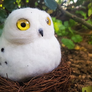 Felted snowy owl inspired in Hedwig. | stuffed and cute plush, soft sculpture totem animal, witchy things for nature lover decor.