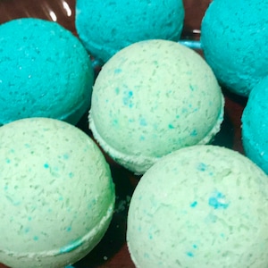 Juego de 4 bombas de baño extra pequeñas de 2 oz hechas a mano