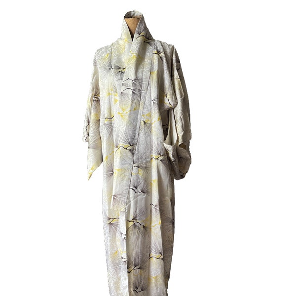 Vintage Long Cream and Yellow Floral Starburst Kimono Robe