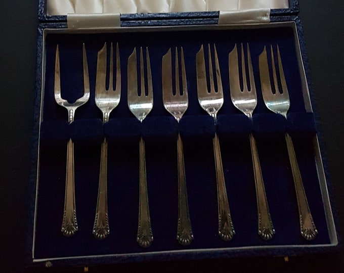 Set of 6 Vintage Dessert Forks and Pronged Dessert Server in Presentation Box, EPNS, Afternoon Tea Party Cutlery, Made in England