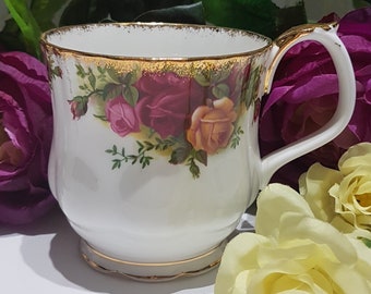 Royal Albert OLD COUNTRY ROSES, Porcelain Coffee Cup, Vintage Porcelain China Mug, Red Yellow Roses (1962-1973)