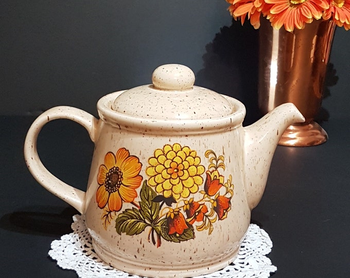Sadler England Teapot, 5 Cup Capacity, Stoneware Teapot with Retro Yellow, Retro Orange Flowers, Made in Staffordshire England, 1970s