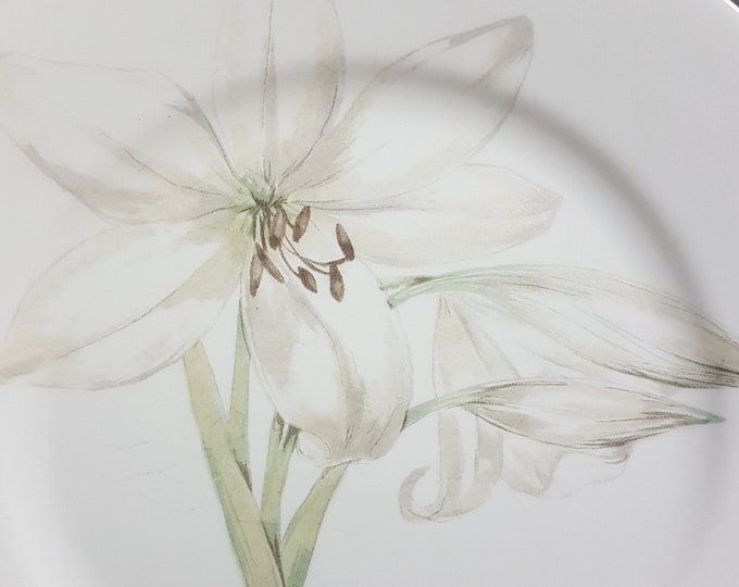 Corelle Vitrelle, WHITE FLOWER Dinner Plates, 10.75 Inch, Set of 4, White Lily