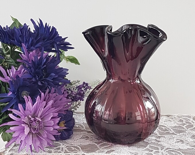 7-inch Blown Glass Purple Amethyst Glass Flower Vase with Ruffled Edge - Handcrafted Art Deco Centerpiece
