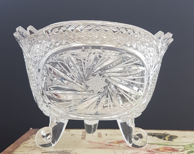 Pinwheel Crystal Rose Bowl Vase with Glass Flower Frog