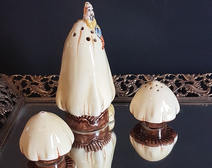 Mushroom Gnome Sugar Salt & Pepper Shaker Set,  Pixie on Toadstool, Figural Shakers, Made in England, Mid Century Forest Pixie Kitchen Decor