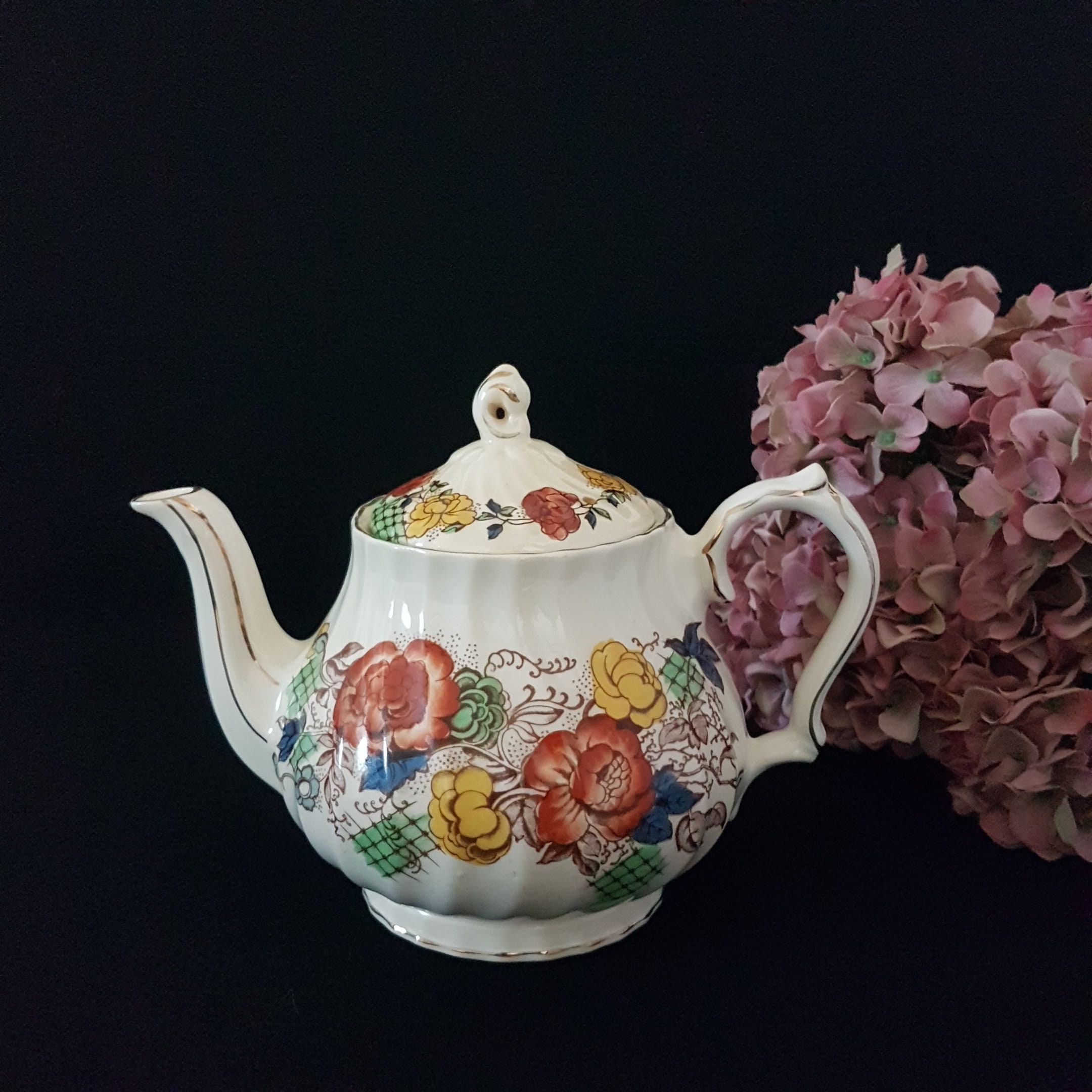 Vintage Sadler Teapot, ROSE GARDEN, Sadler England, 4 Cups, Made in