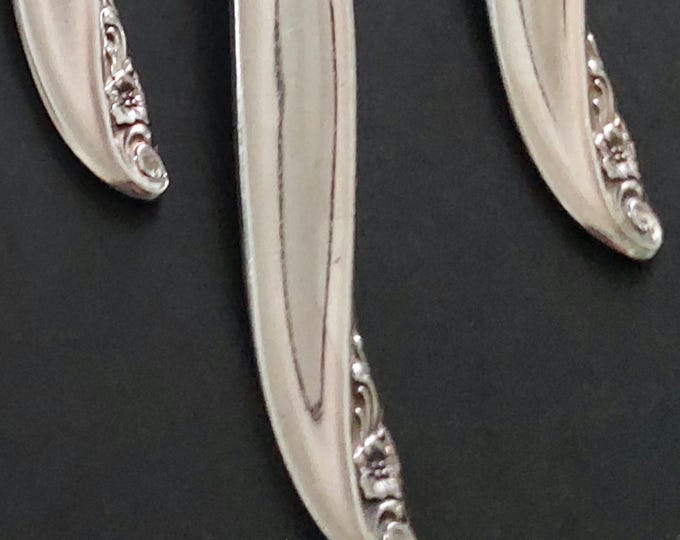 1847 Rogers Bros Leilani Silverplated Cutlery Set Service for 10 (55 pieces)