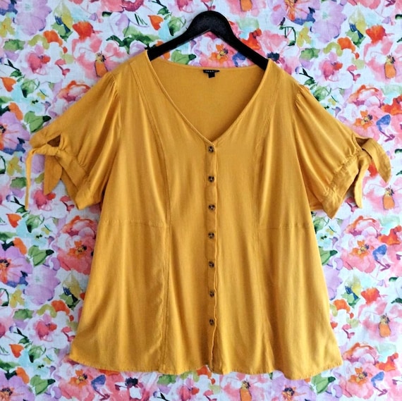 Torrid Mustard Yellow Plus Size - Fit & Flare Button-Up with Tie Sleeves, 3X