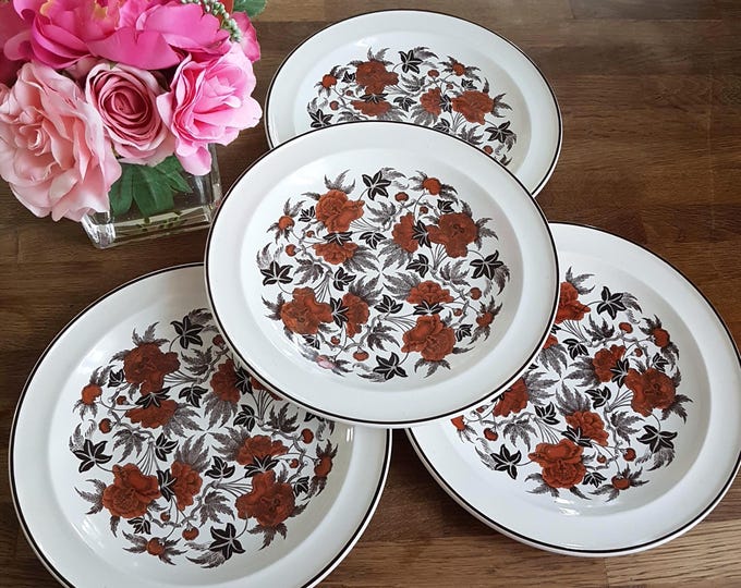 Vintage 1970s Wedgwood Peony Stoneware Dinner Plates Set of 4 Mid Century Farmhouse