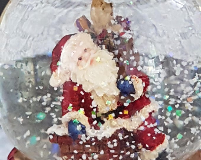 Vintage Santa Water Globe Christmas Tree Ornaments: Nostalgic Holiday Hanging Decor for Festive Cheer