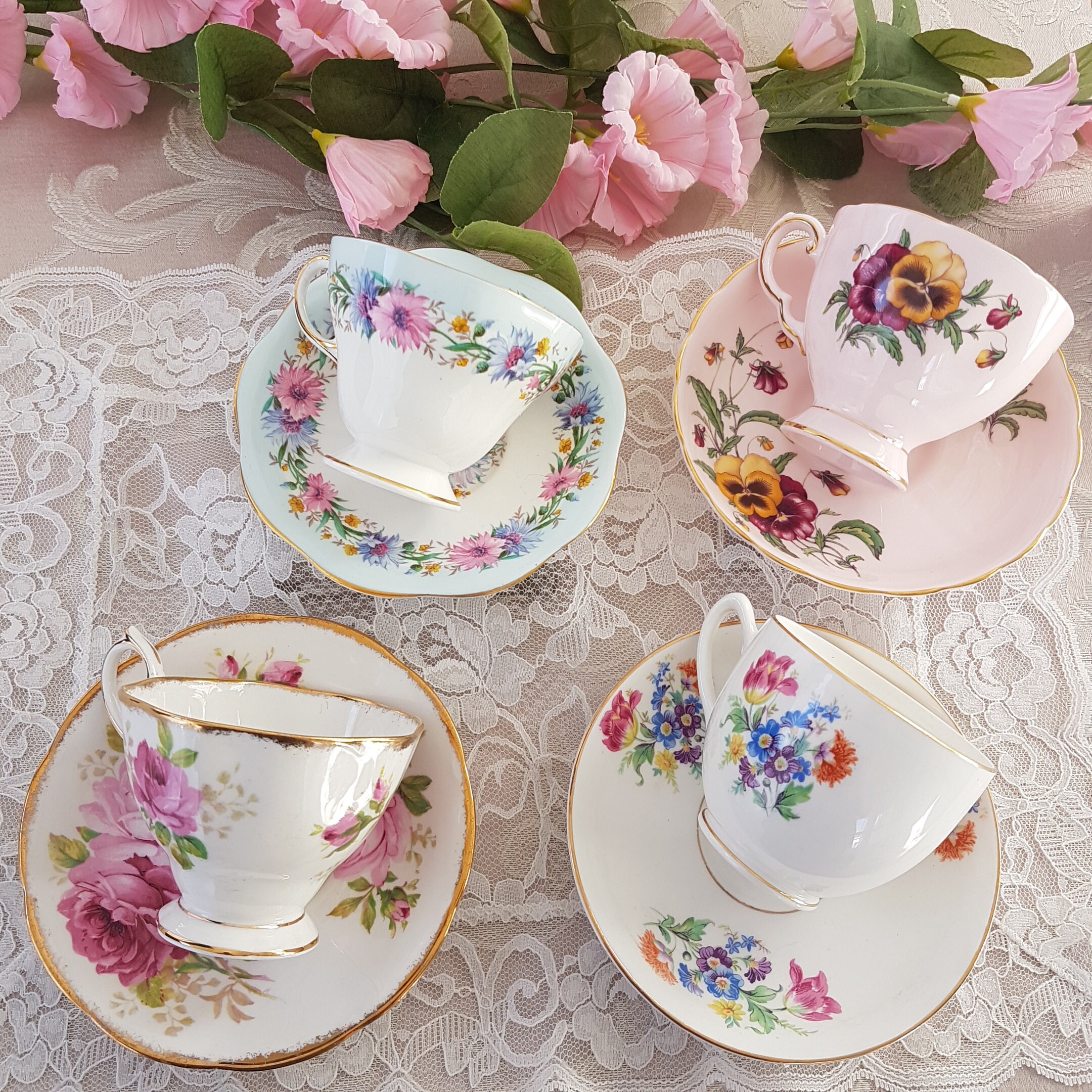 LOT de 4 tasses à thé et soucoupes dépareillées, porcelaine anglaise  vintage en vrac, goûter, douche nuptiale, baby shower, tasses à thé roses -   France