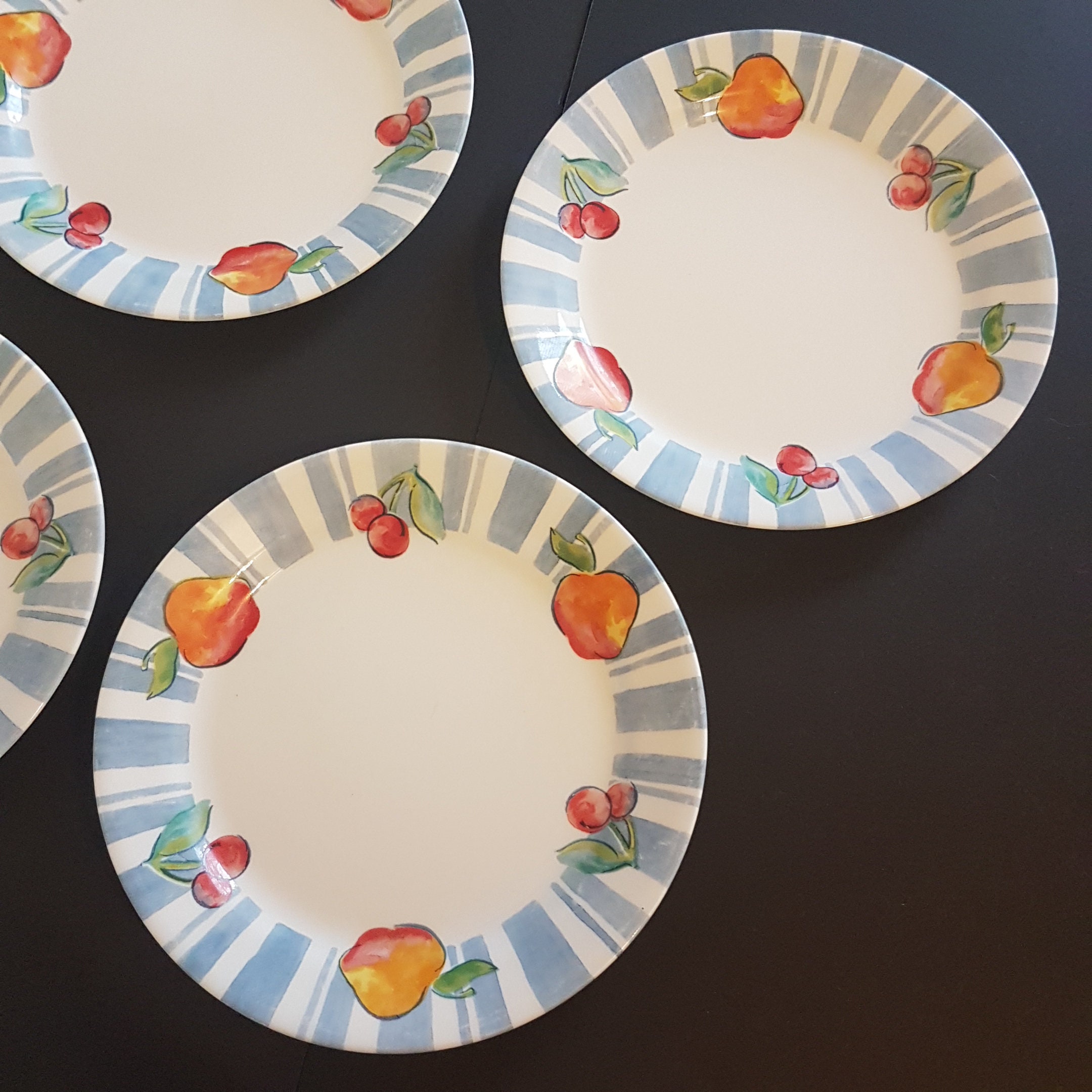Corelle 9 Apple Peach Cherry Dinner Plates Set of 4 Corelle