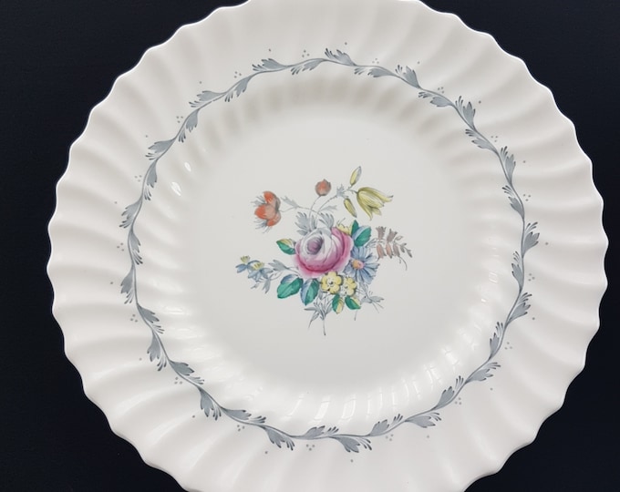 Royal Doulton THE CHELSEA ROSE Dinner Plates, Set of 4, Floral Center, Swirl Rim, Scalloped Edge, 10.75 Inch, Made in England, 1960s