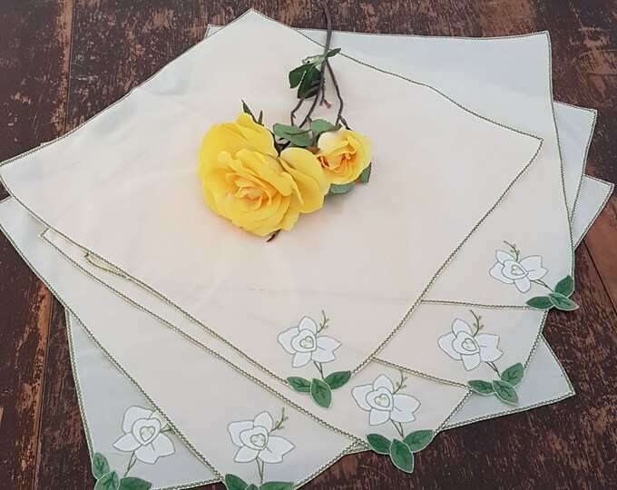 Yellow Cloth Dinner Napkins, Set of 6, Vintage Green Embroidered with White Floral Applique