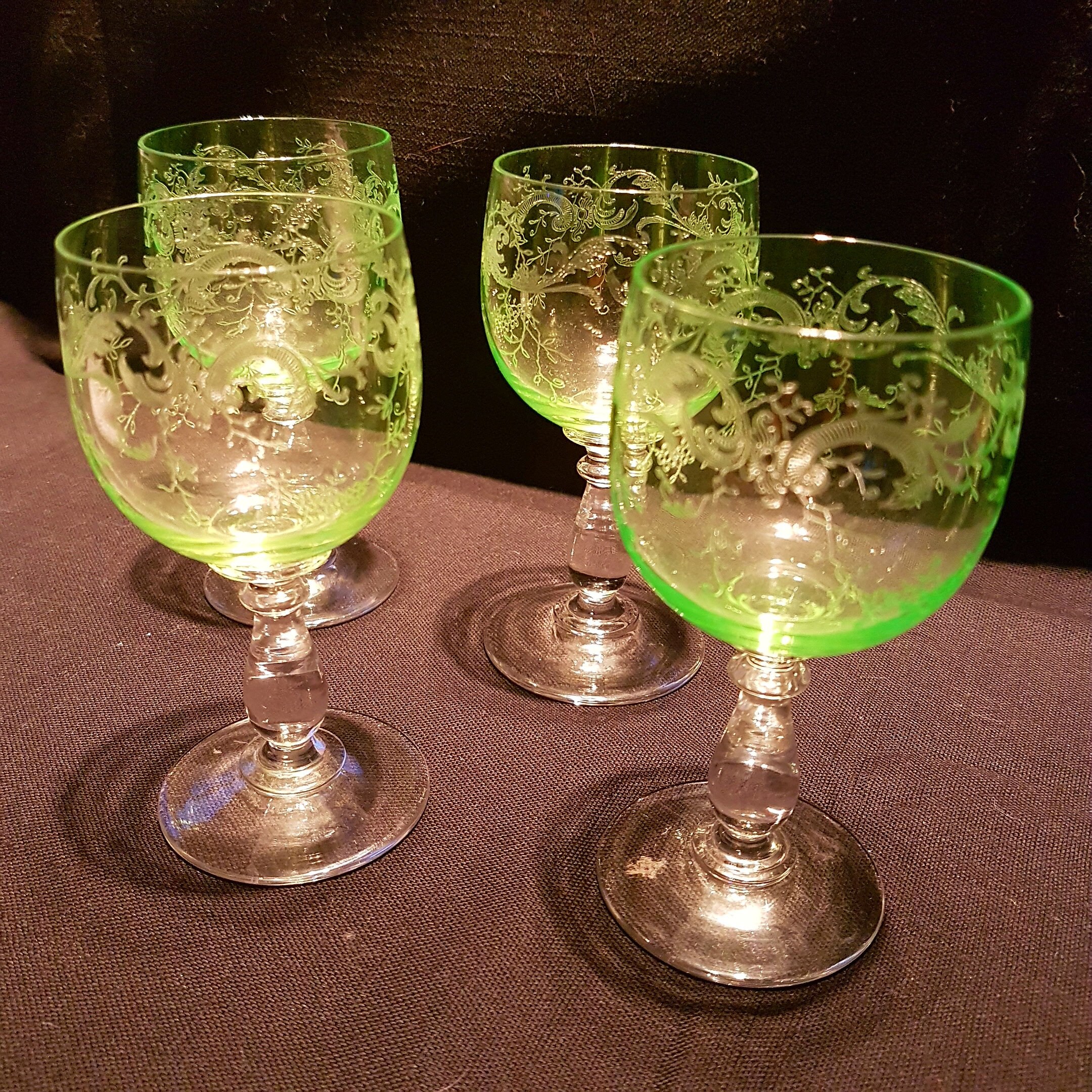 Set of 4 Green Etched Wine Glasses, Vintage Stemware, Vintage Wine