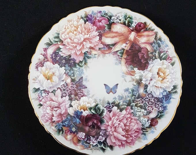 Lena Liu, CIRCLE OF LOVE Decorative Wall Plate, 7.25 inch, First Issue Floral Greetings from Lena Liu, Plate No 3115M, 1994