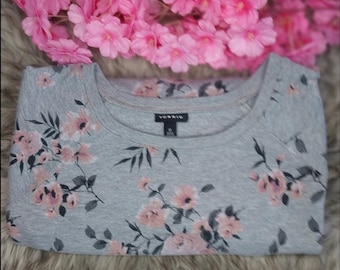 Plus Size Floral Long Sleeve Tee - Light Gray Casual Top - Torrid 0