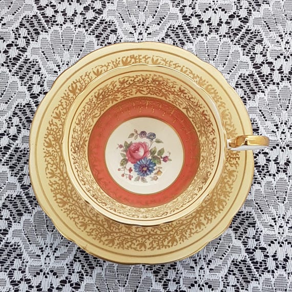 Aynsley Bone China Teacup and Saucer Coral Pink Gold Filigree Floral Center Wide Mouth