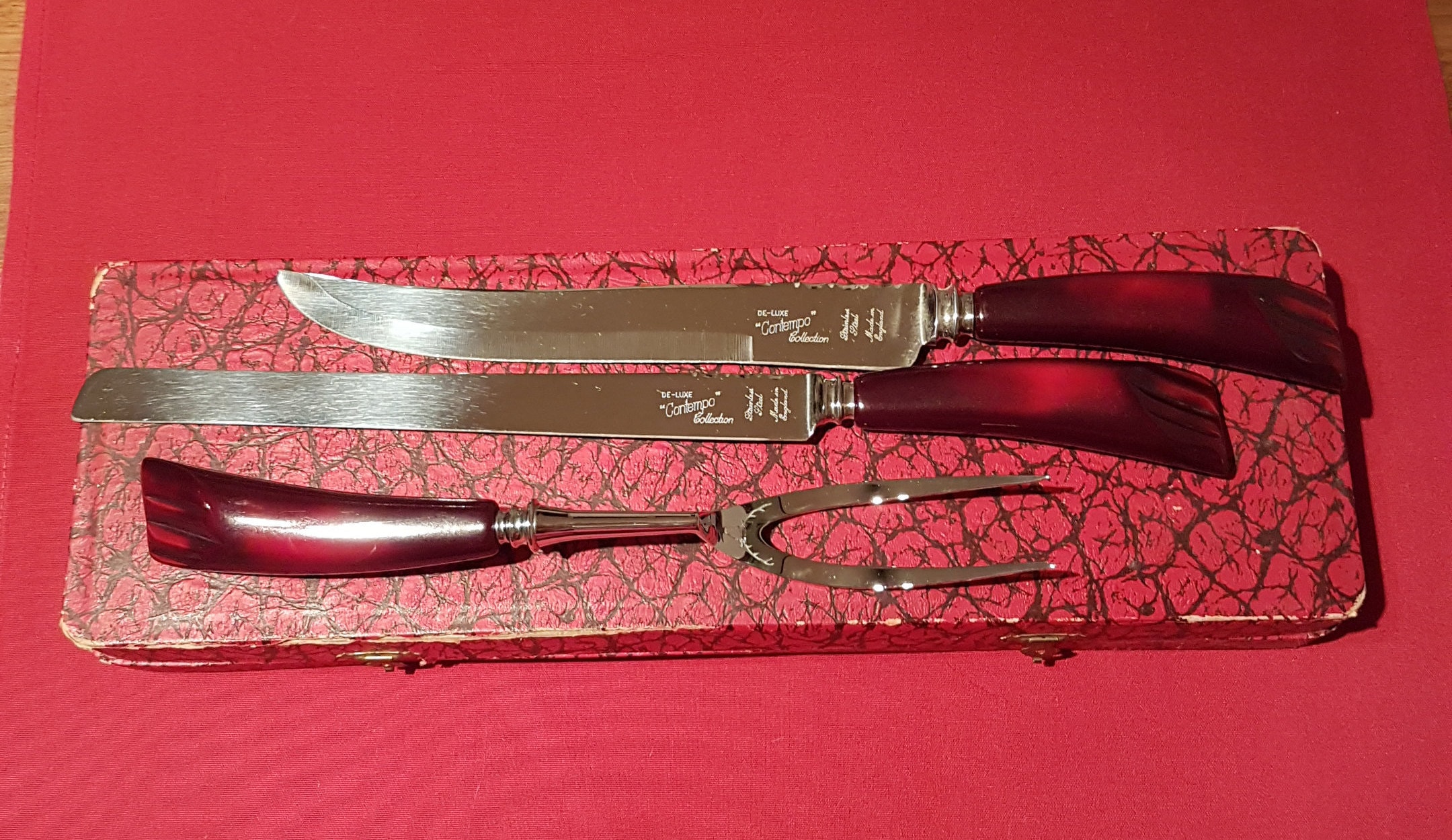 Vintage GloHill 3 piece Meat Carving Set, Turkey Carving Set, MCM Red