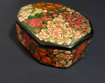Vintage Kashmir Box: Handcrafted Lacquered Paper Mache, 22Kt Gold Floral Trinket Box