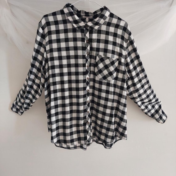 Maurices Black and White Buffalo Plaid Flannel Shirt Long Sleeve Button Up Classic Size