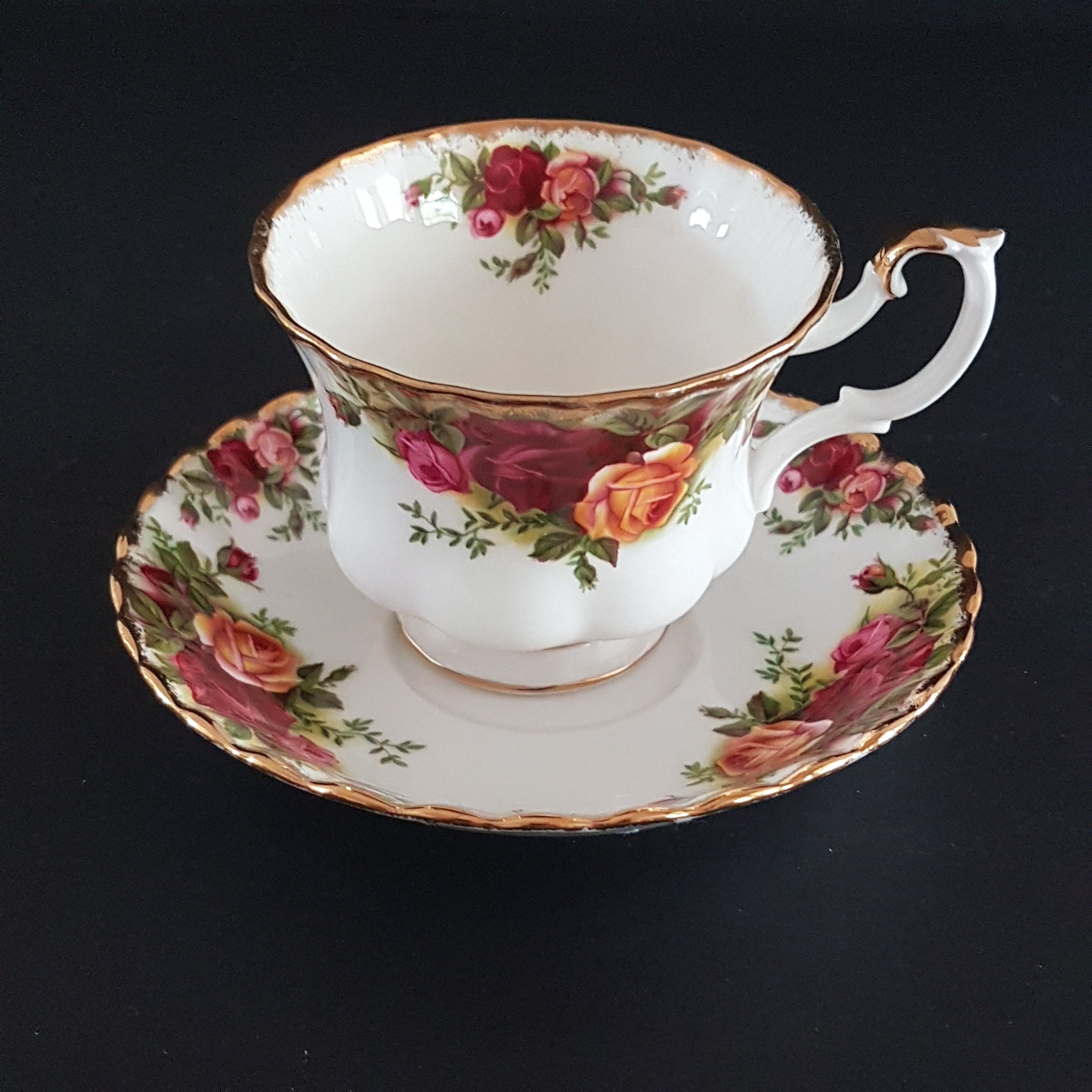Porcelainchina Footed Tea Cup And Saucer Set Bone China 1 Royal Albert Old Country Roses One 