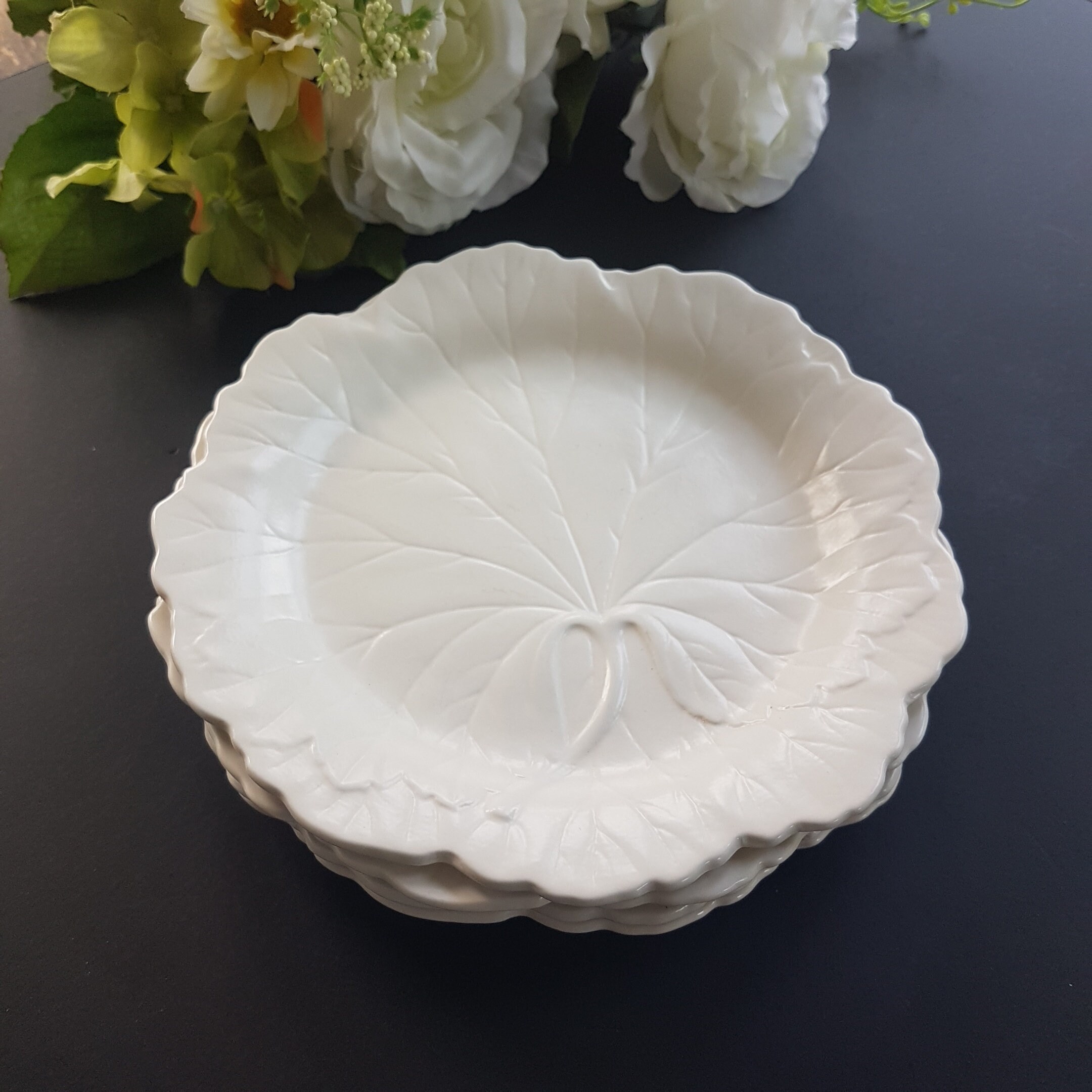 Wedgewood DYSART Majolica Cabbage Lettuce Leaf, Ivory White, Etruria