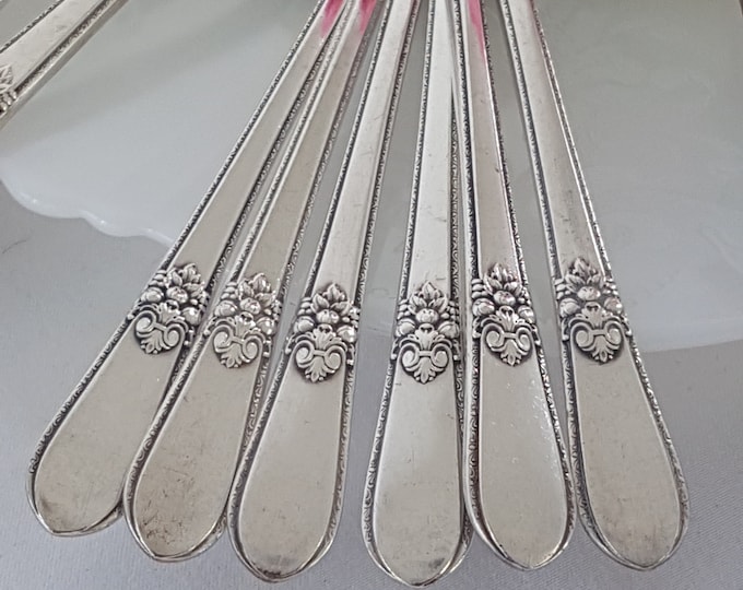 1847 Rogers Bros International Silver ADORATION 24 pc Set, Service for 6, Silver Plated, Knife, Fork, Soup Spoon, Teaspoon