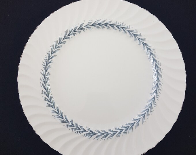 Aynsley MAYFAIR 8.5 inch Salad Plate Set of 4, Blue Gray Leaf Garland, Bone China, England
