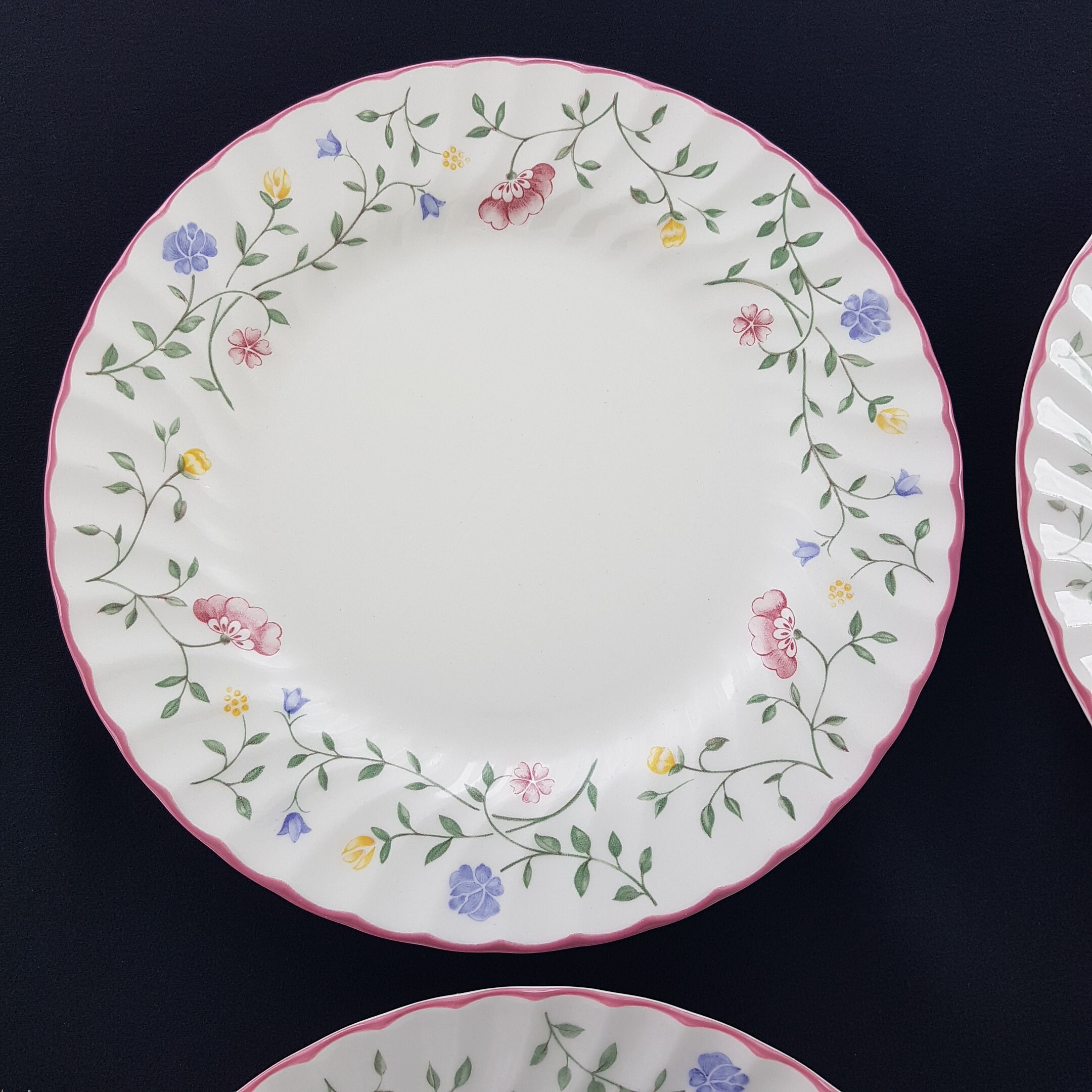 Johnson Brothers SUMMER CHINTZ Dinner Plates, Set of 4 Ironstone Plates