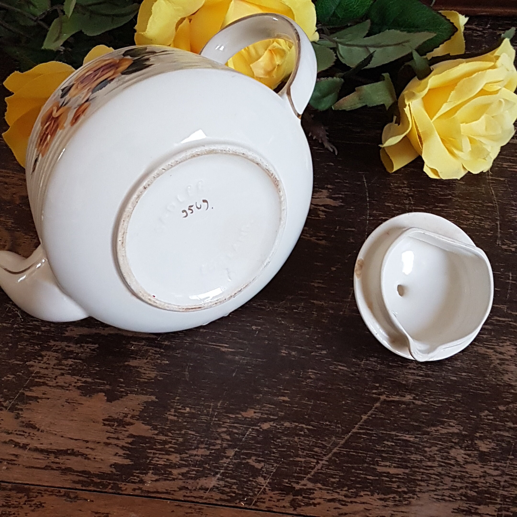Vintage Sadler Teapot, Yellow Rose, Full Size, 5 Cup Capacity
