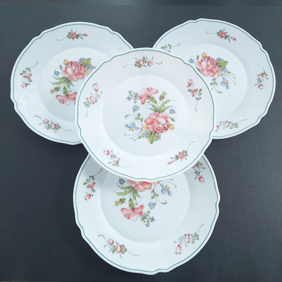 Vintage Arcopal France Provincial Dinner Plates Set of 4 Rose Milk Glass Dinnerware