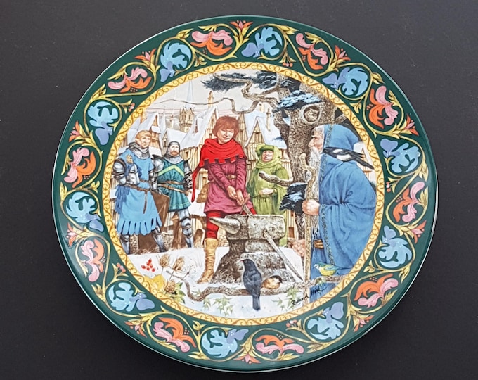 Wedgwood King Arthur Draws The Sword Bone China Collector Plate