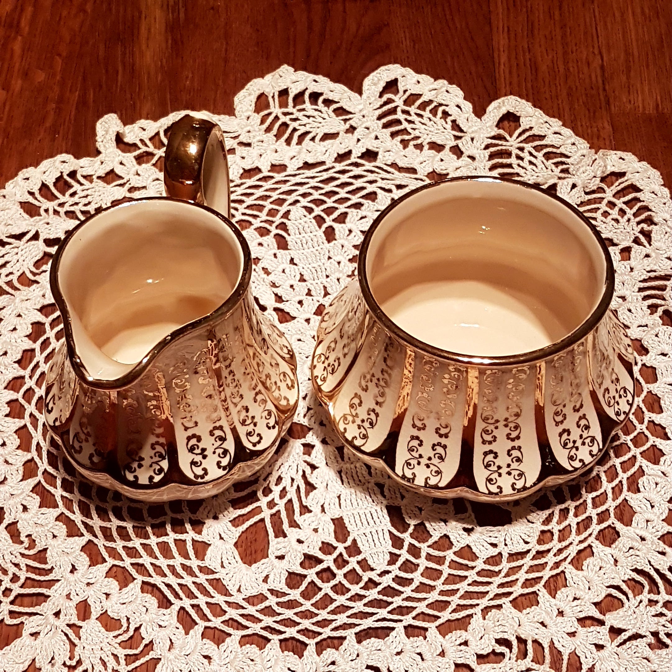 Vintage Sadler / Cream and Sugar Set / Bell Shape / Gold Filigree