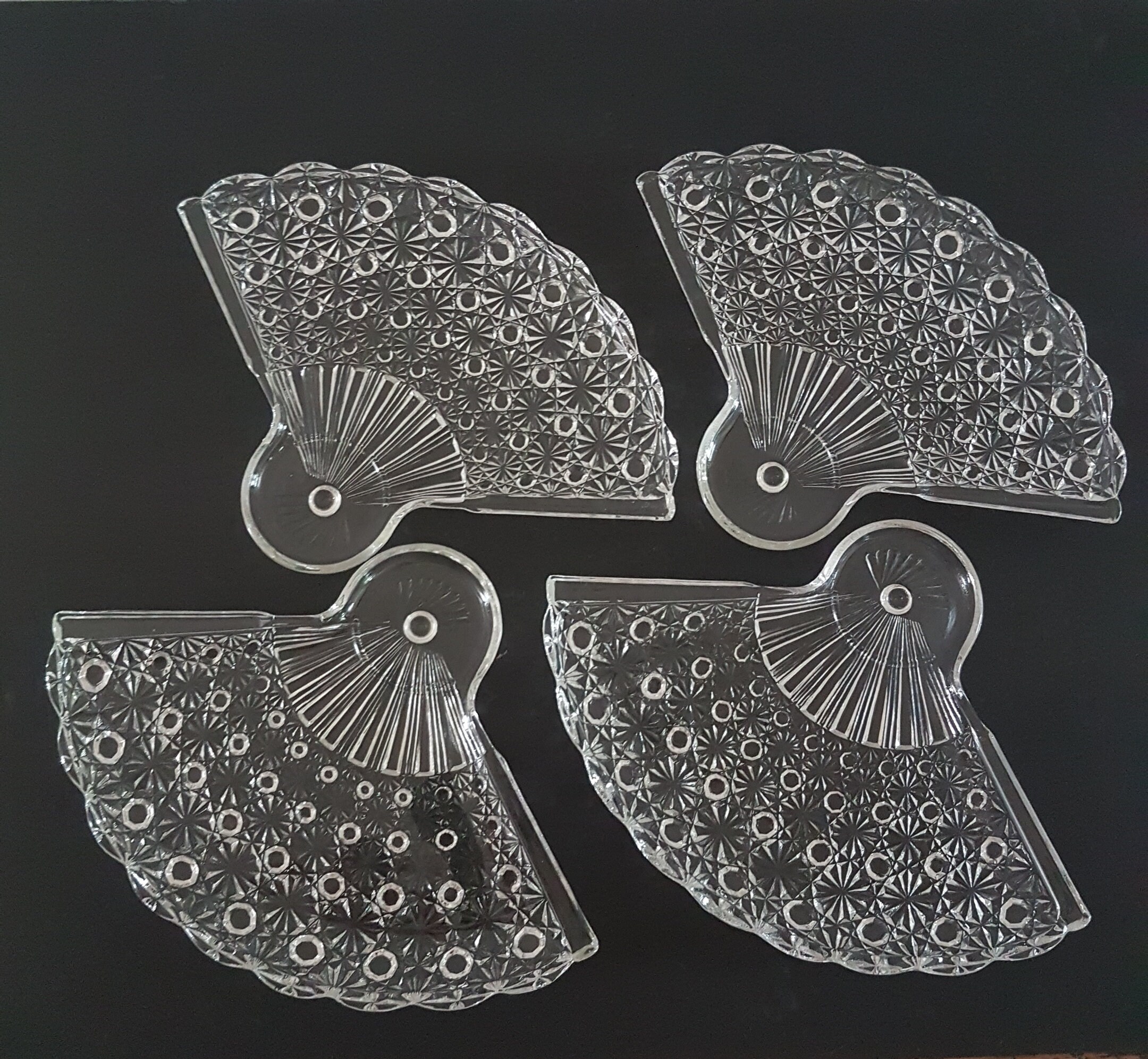 Hand Fan Plate Set of 4, Anchor Hocking Daisy & Buttons, Fan Shaped Clear Glass Snack or