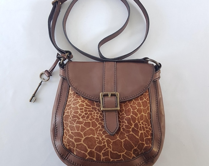 Vintage FOSSIL Brown Leather Crossbody Shoulder Bag with Adjustable Strap and Front Flap