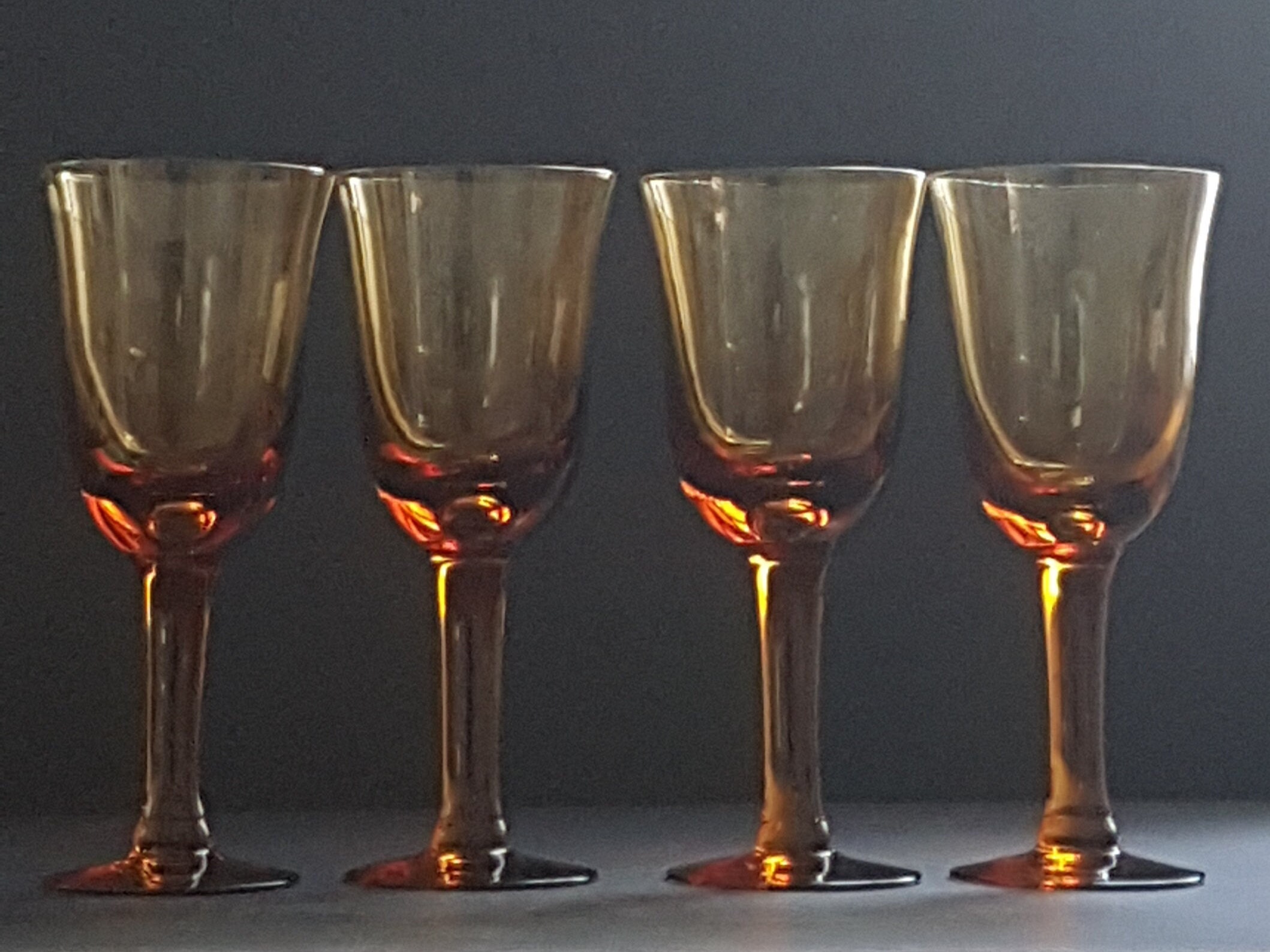Taganov Amber Wine Glasses Set of 4 Vintage Drinking Glasses  10 OZ Colored Glassware Water Goblets Bulk Pretty Cups 300ml for Wedding  Party: Wine Glasses