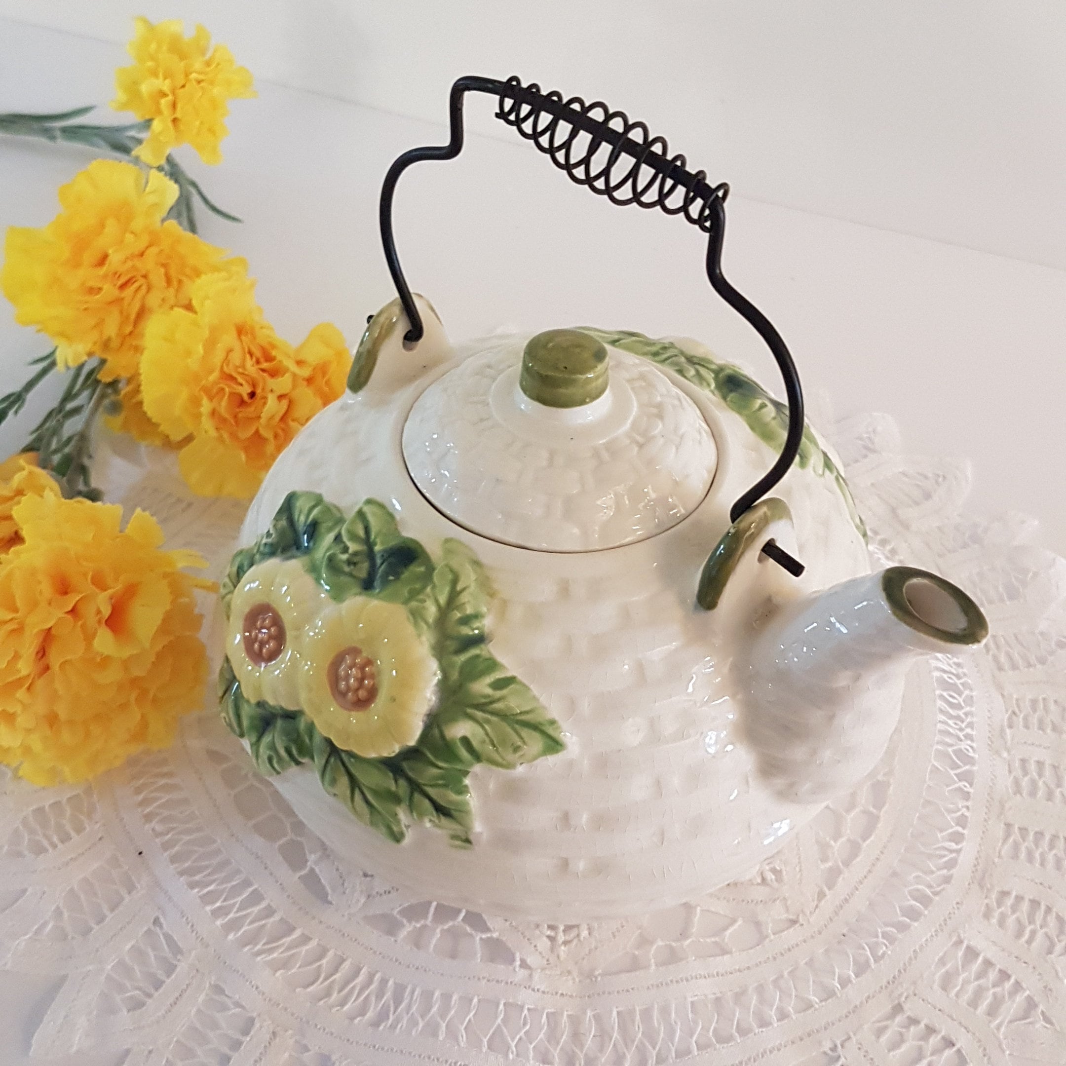 Vintage Hand Painted Basket Weave Teapot, Black Metal Handle, 5 to 6