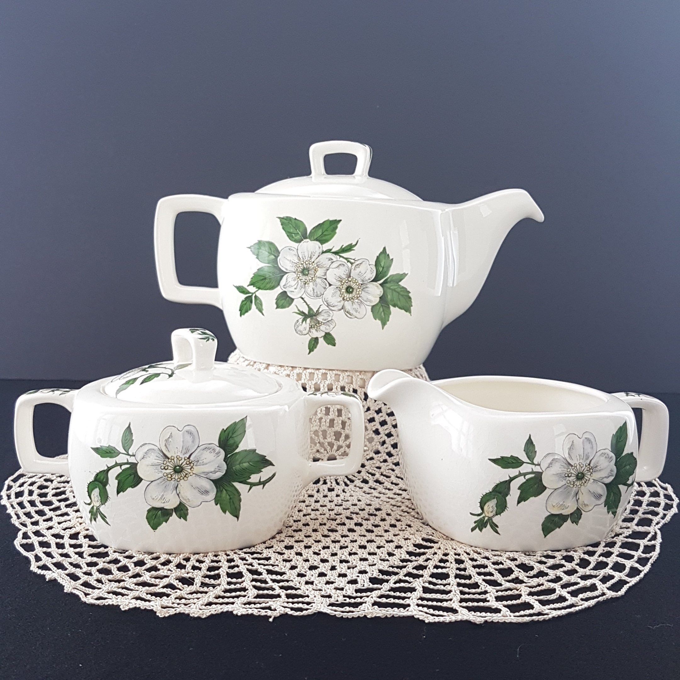 Dogwood Teapot - Tea and Whimsey