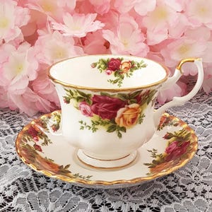 Royal Albert Old Country Roses Tea Cup & Saucer 1962 with Gift Options